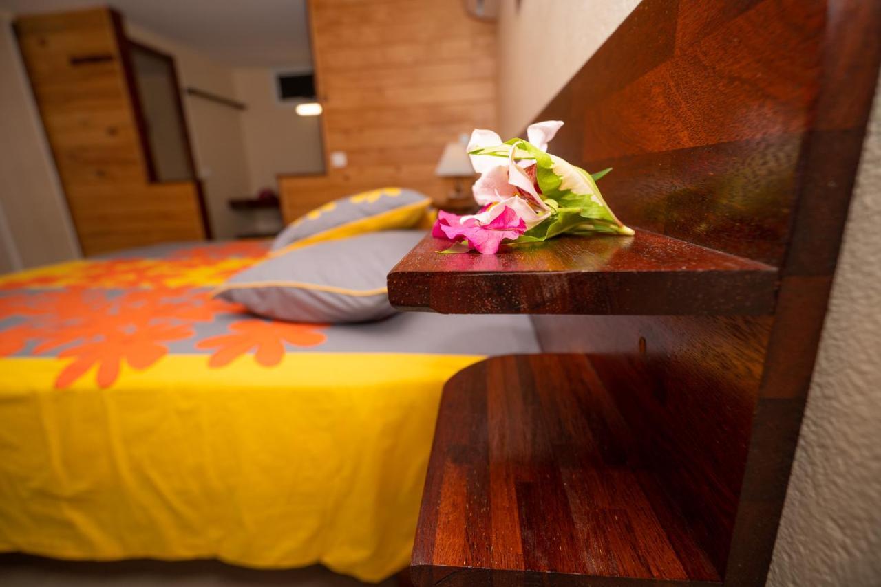 Bora Bora Holiday'S Lodge Buitenkant foto